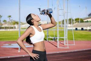 trotar deporte - beber agua