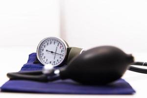medidor de presión arterial equipo médico