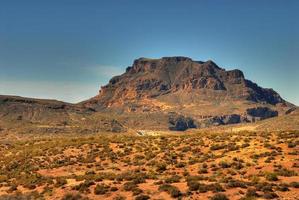 montaña del desierto foto