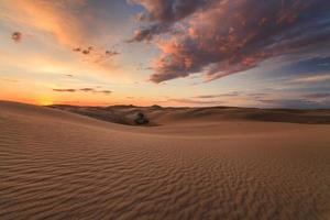 Hermosas vistas del desierto de Gobi. Mongolia. foto