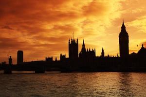 Westminster y las casas del parlamento al atardecer