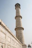 minarete en taj mahal foto