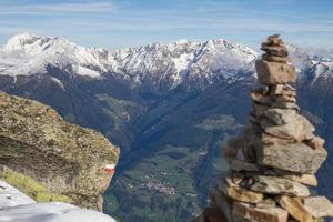 hombre de piedra en los Alpes foto