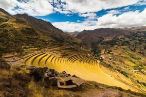 Terrazas de los incas en pisac, valle sagrado, perú
