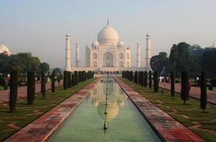 El templo Taj Mahal al amanecer, Agra, India