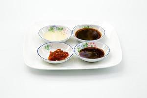 mezclar ingredientes para un plato tailandés foto