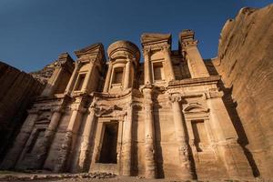 El monasterio de petra, jordania foto