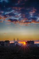 puesta de sol en selimiye edirne foto