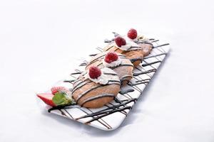 galletas de avena con chocolate, frambuesa y fresa foto