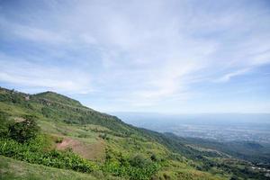 vista de montaña de phu tub berk, tailandia
