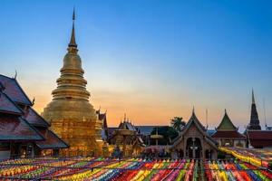 cielo crepuscular en un festival anual en Tailandia