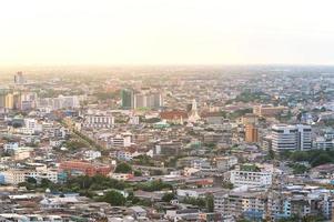 Vista aérea del centro de Bangkok en un día de verano foto