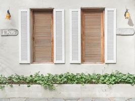 Old window pattern photo