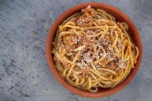 plato de pasta salada foto