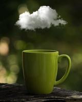 nube sobre la taza de café