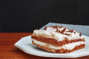 Coffee meringue cake with cream