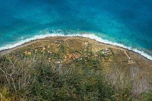 vista aérea de la orilla del mar foto