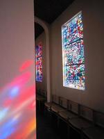 efecto de luz en la iglesia skálholt, islandia foto