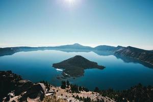 lago del cráter en el este de oregon foto