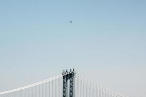 perspectiva mínima del puente durante el día. foto