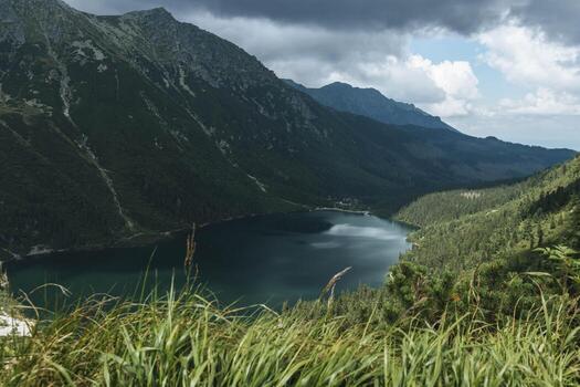 río y montaña foto
