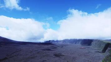 Timelapse de vulcão de montanha dinâmico 4k