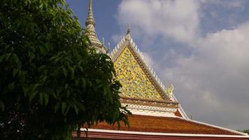 Tailândia wat arun luz solar templo decoração do telhado 4k bangkok
