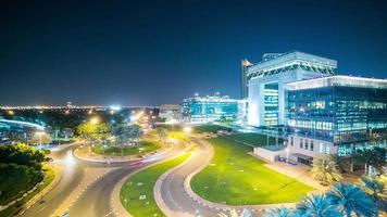 koel licht 's nachts time-lapse van het centrum van Dubai