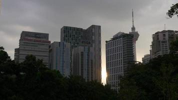 malaysia solnedgång kuala lumpur centrala klcc park downtown panorama