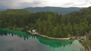 Beau lac de Belopeska, Italie video