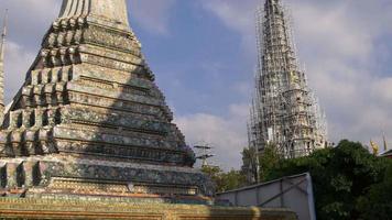 Tailandia Wat Arun Temple construcción caminando panorama 4k Bangkok video