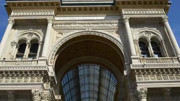 Italia victor emmanuel ii galería entrada frontal arco panorama 4k milán