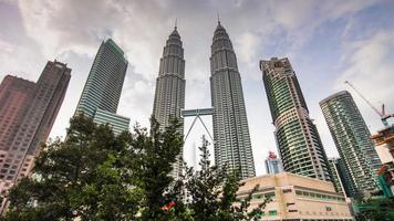Malaisie jour kuala lumpur Petronas tours jumelles panorama du centre commercial klcc 4k time-lapse video