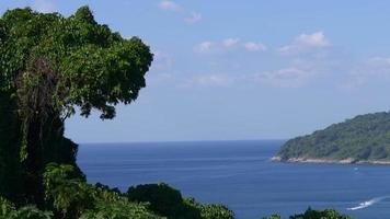 Thailand Sommerzeit Phuket Insel Küste Aussichtspunkt Panorama 4k video