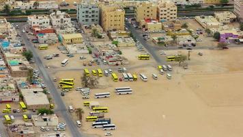 Dubai stad dak bouw busstation panorama 4 k time-lapse Verenigde Arabische Emiraten