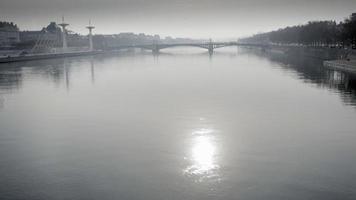 stadsutsikt över Lyon Frankrike, utsikt över floden video