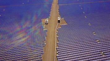 vista aérea de la granja solar 4k video