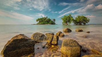 Thailand dag geheim strand in de buurt van luchthaven panorama 4 k time-lapse phuket