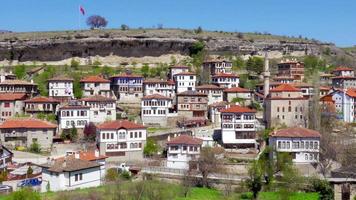 Vista de la tradicional aldea de Anatolia otomana, Safranbolu, Turquía video