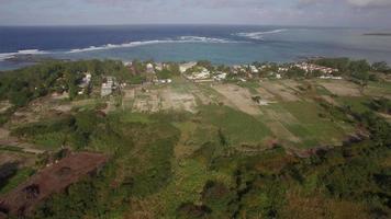 luchtfoto van het eiland Mauritius en de Indische Oceaan video