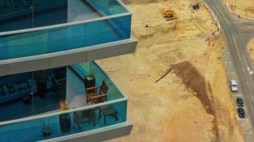 dubai stad gatukonstruktion lägenhet balkong takvy 4k tidsinställd Förenade Arabemiraten video