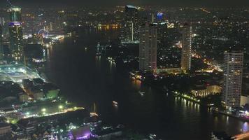 Tailandia bangkok chao phraya río ciudad techo top panorama flyer vista 4k lapso de tiempo video