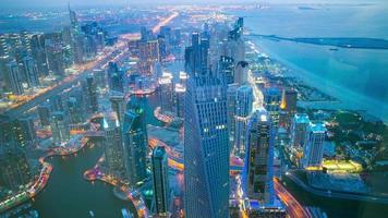 Nachtlicht High View Zeitraffer von Dubai video