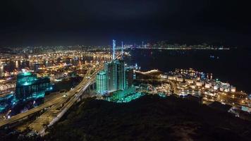 nacht licht gekleurd panorama 4 k time-lapse uit hong kong china