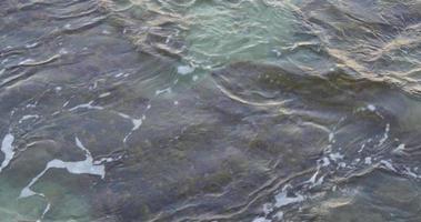 agua limpia del mar mediterráneo 4k españa video