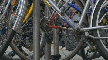 roues et pièces de vélo