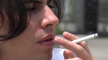 Rauchen, Zigaretten, Zigarren video
