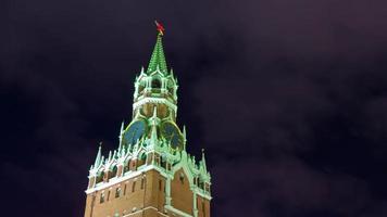 Rusland Moskou nacht verlichting kremlin voorkant toren 4k time-lapse video