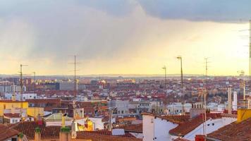 Madrid zonnige dag stad dak panorama 4k time-lapse Spanje