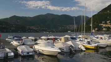Italien Como See Sonnenuntergang Licht Bucht Yacht Dock Panorama 4k video